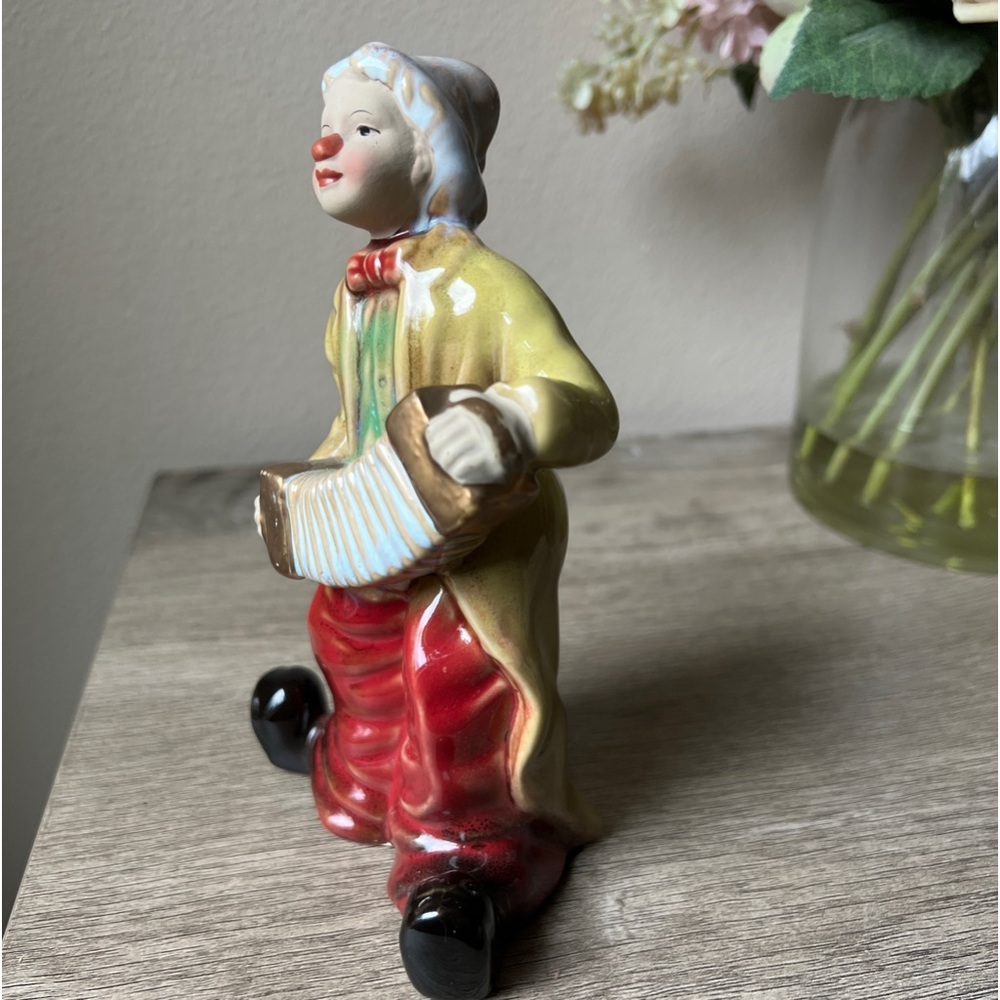 Vintage Porcelain Greenbrier HOBO Clown Handpainted Glazed Ceramic 6.25”H
